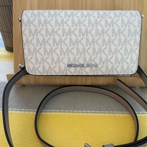Michael Kors small jet set crossbody
